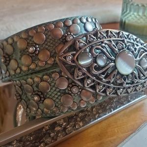 Vintage Guess belt, sage green , metal, size M, silver buckle